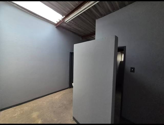 172M² WAREHOUSE TO LET IN WADEVILLE